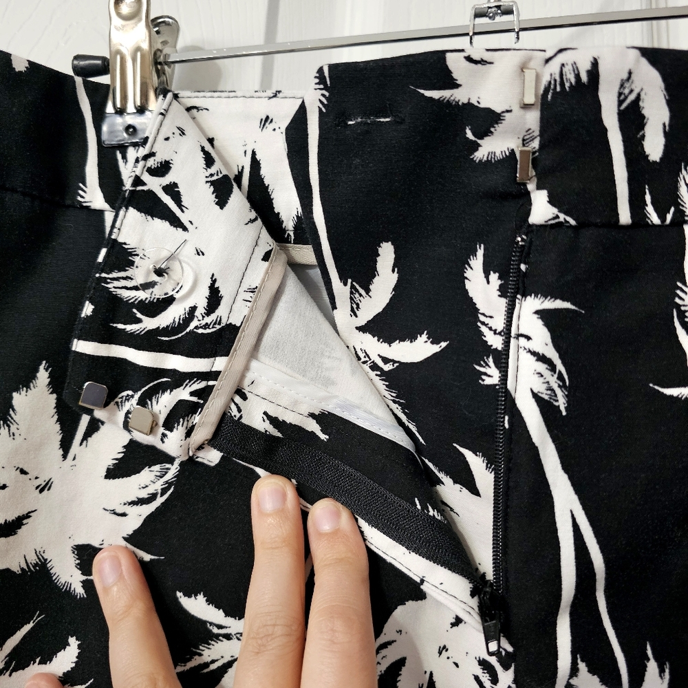 Apt. 9 Black and White Palm Tree Print Shorts - Size 16 - Picture 7 of 13